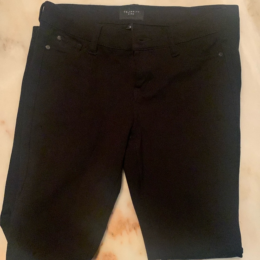 I am selling these casual comfy black jeggings!!